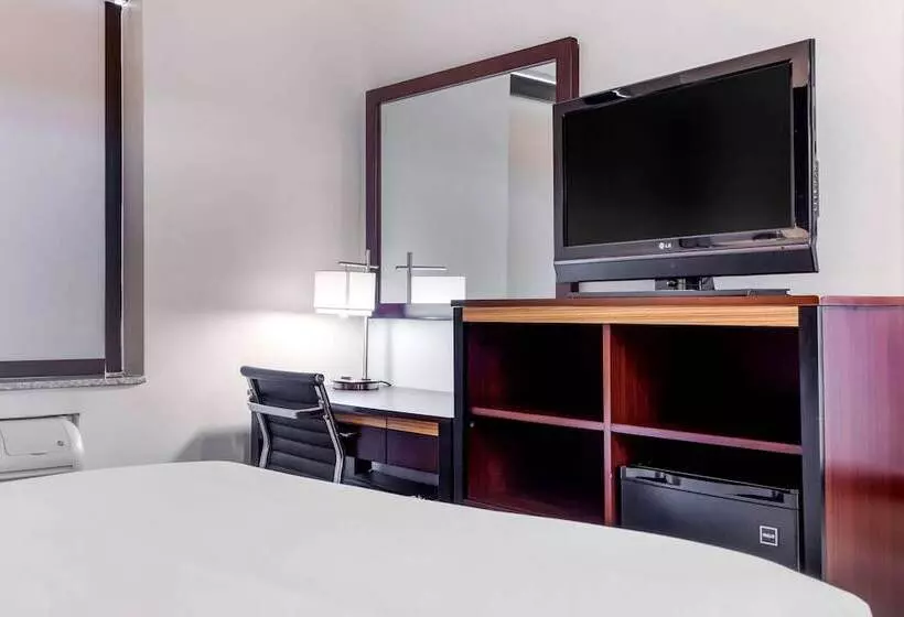 Avion Inn Near Lga Airport, Ascend Hotel Collection