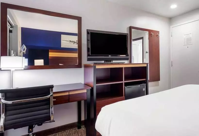 Avion Inn Near Lga Airport, Ascend Hotel Collection