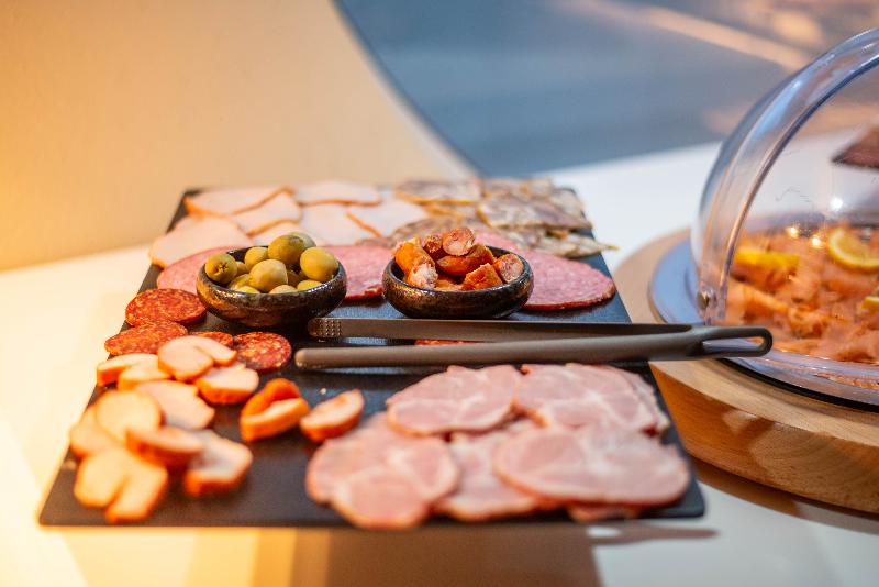 Отель Carpathia