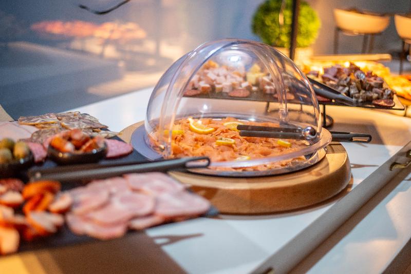 Отель Carpathia