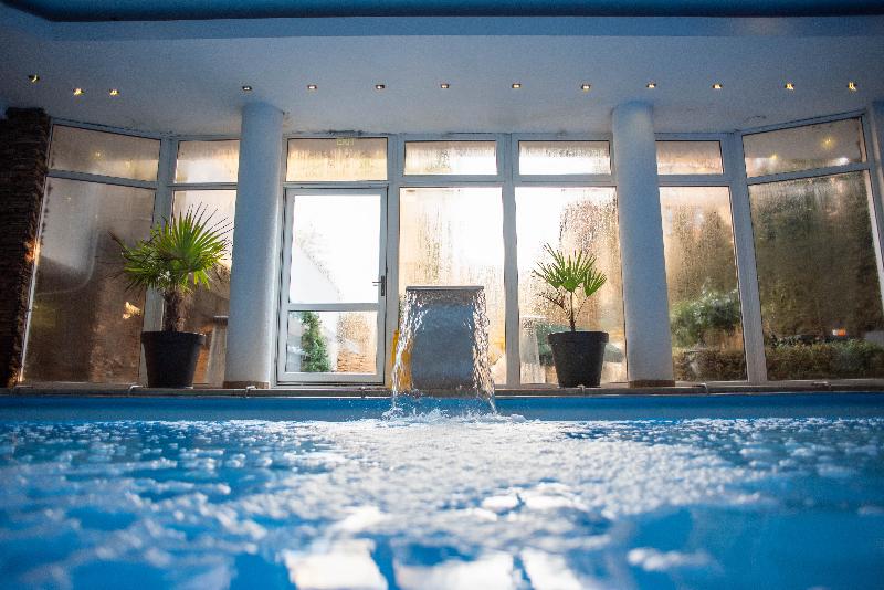 Отель Carpathia