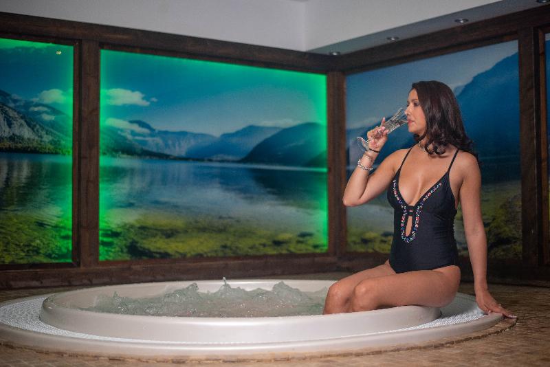 Отель Carpathia