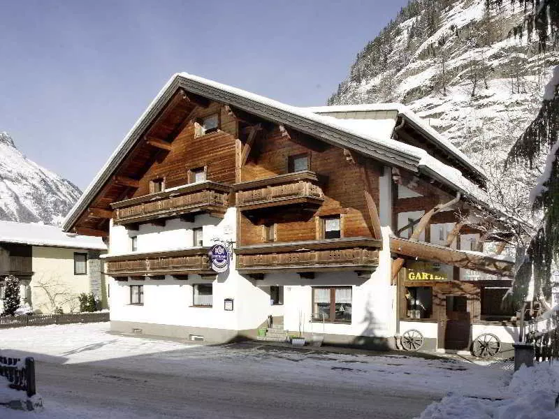 ホテル Gasthof  Pension Bergheimat