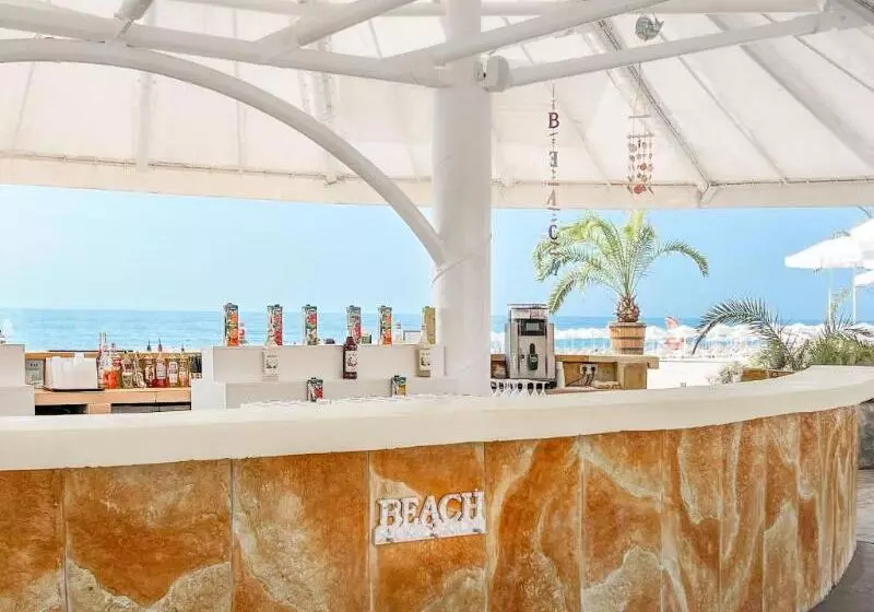 ホテル Grifid Moko Beach   24 Hours Ultra All Inclusive & Private Beach
