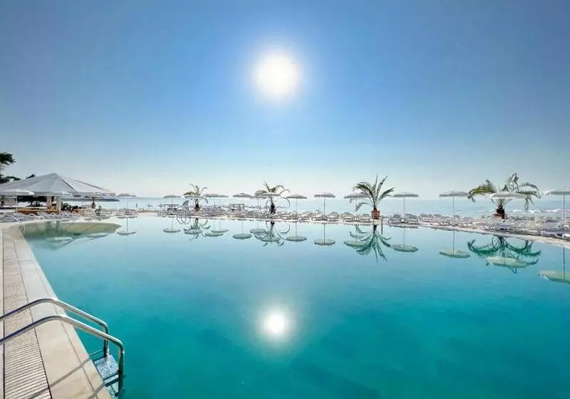 ホテル Grifid Moko Beach   24 Hours Ultra All Inclusive & Private Beach