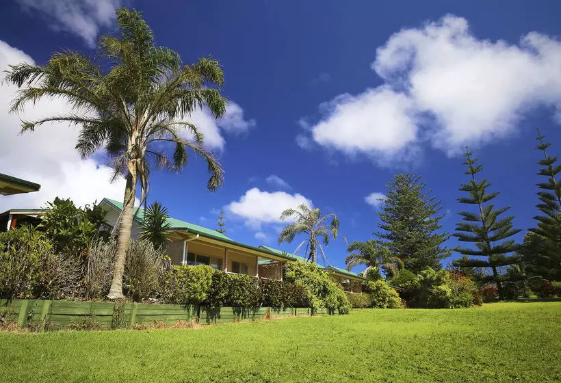 هتل Poinciana Cottages