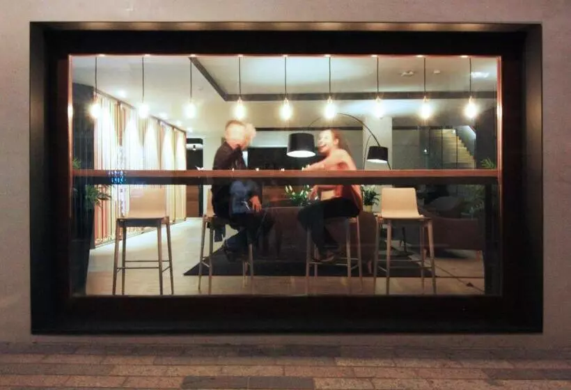 هتل Raval De La Mar