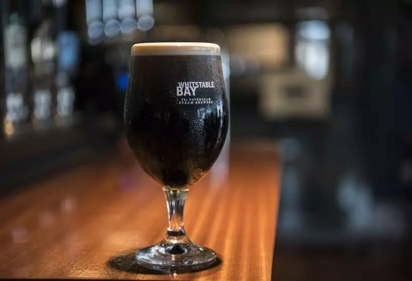 호텔 The Ship & Trades