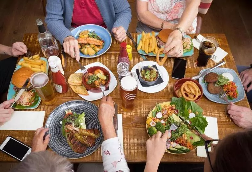 호텔 The Ship & Trades