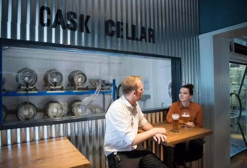 호텔 The Ship & Trades