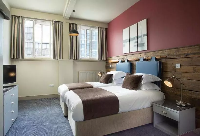 호텔 The Ship & Trades