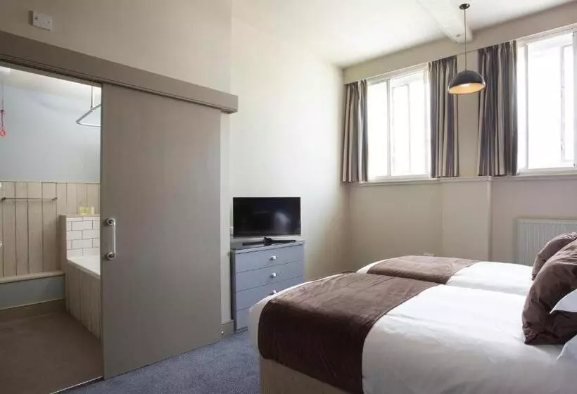 호텔 The Ship & Trades