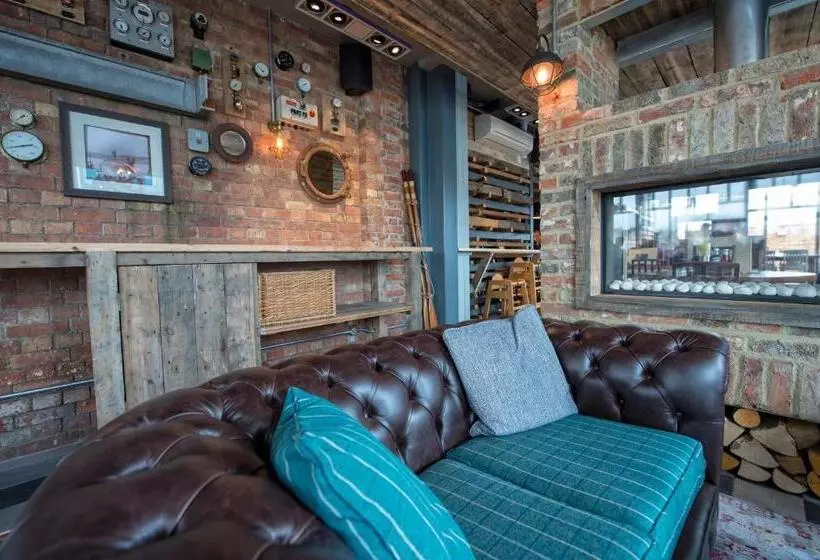 호텔 The Ship & Trades