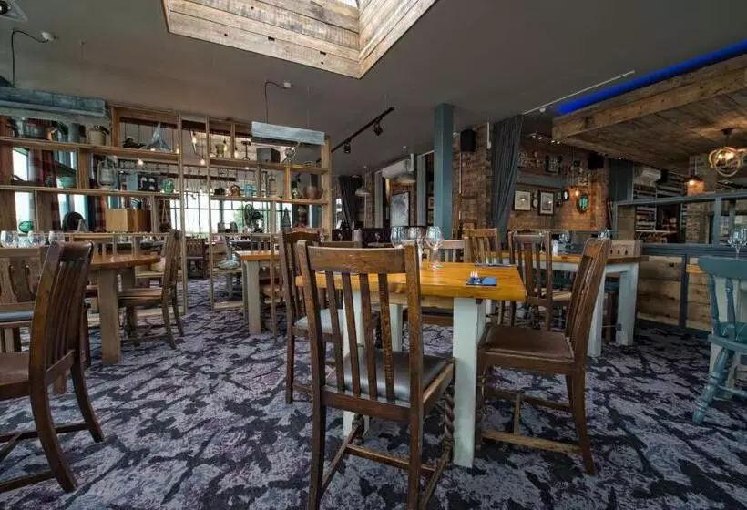 호텔 The Ship & Trades