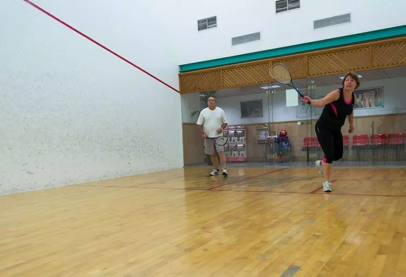 Beverly Hills Suites   Excel Hotels & Resorts