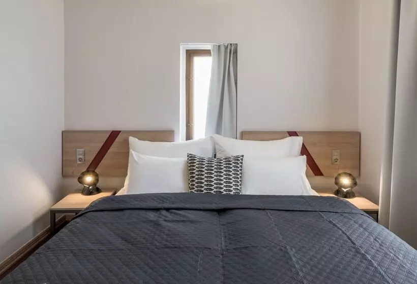 Art House Apartments By Adrez Living