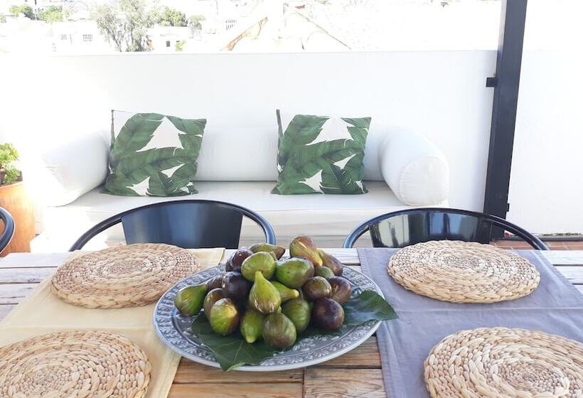 تختخواب و صبحانه Calcada Guesthouse