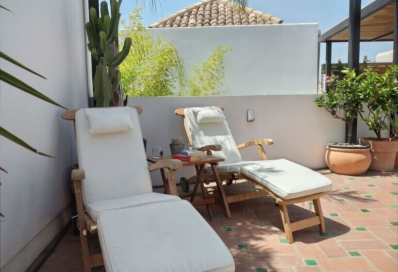 تختخواب و صبحانه Calcada Guesthouse