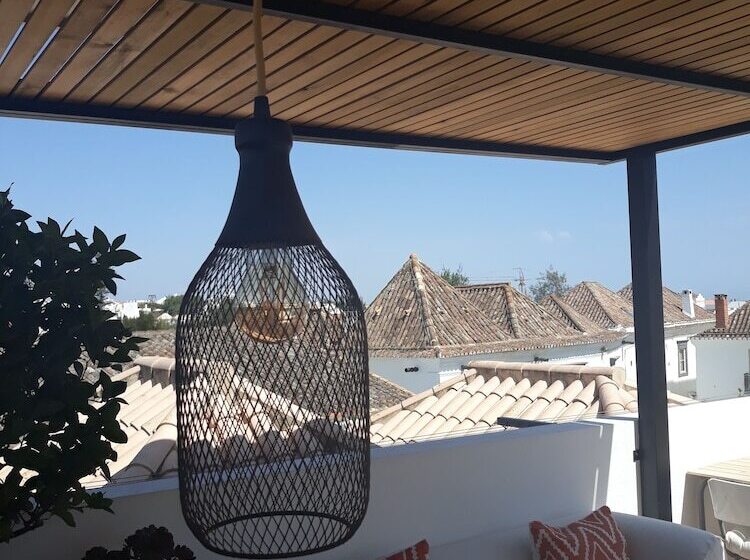 تختخواب و صبحانه Calcada Guesthouse