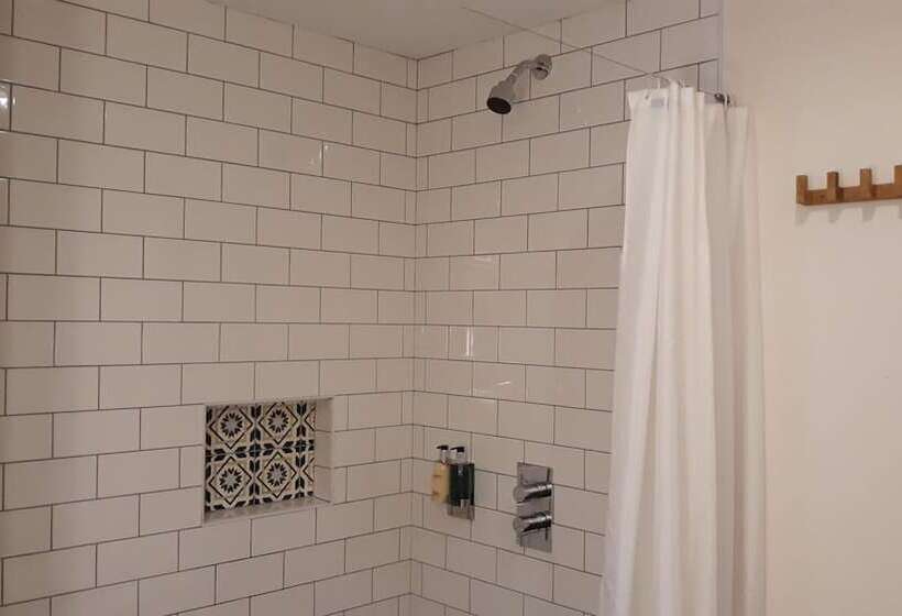 تختخواب و صبحانه Calcada Guesthouse