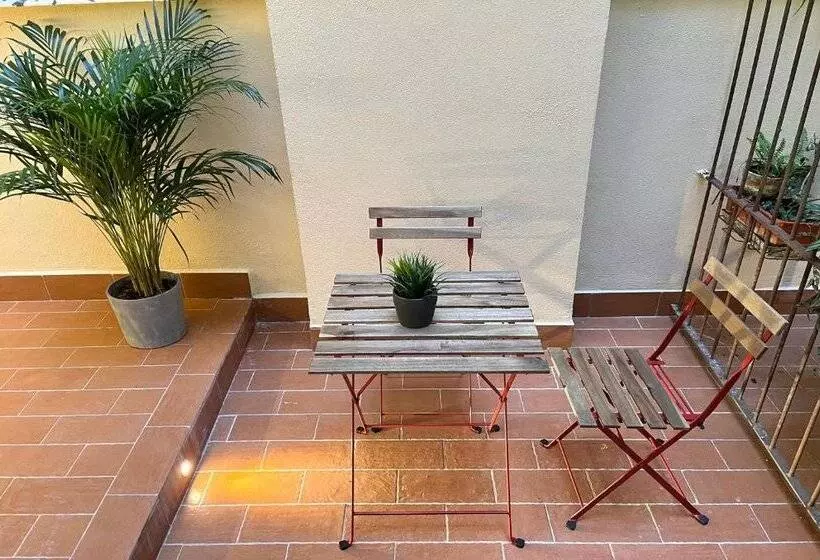 Bed and Breakfast Domus Avi Guest House