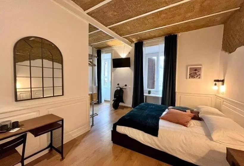 Bed and Breakfast Domus Avi Guest House