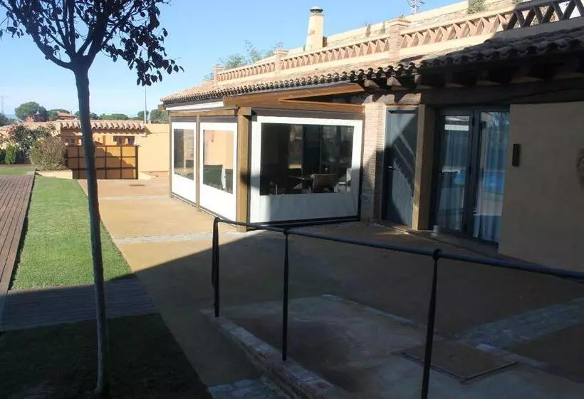 تختخواب و صبحانه Hostalet De Begur Adults Only