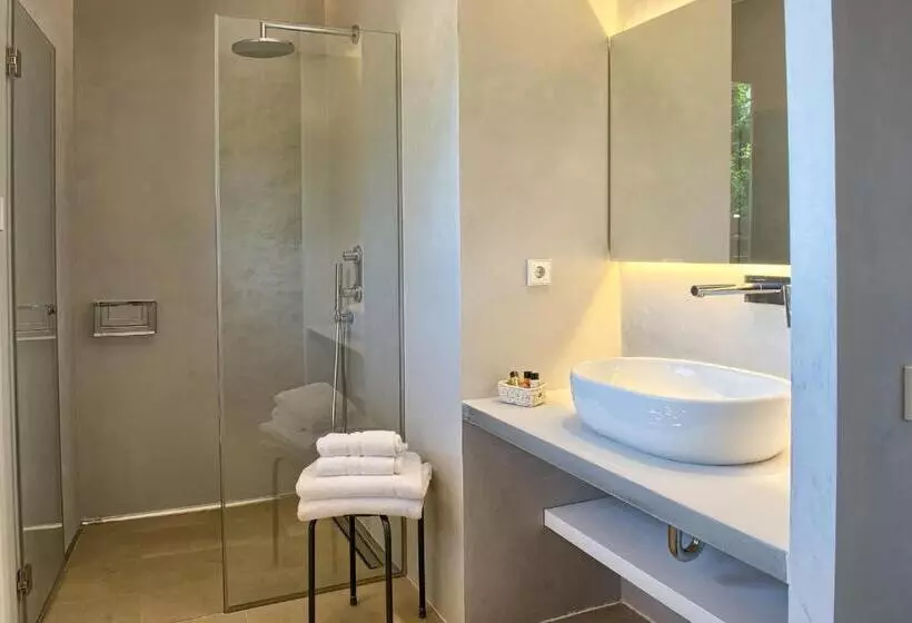 تختخواب و صبحانه Hostalet De Begur Adults Only