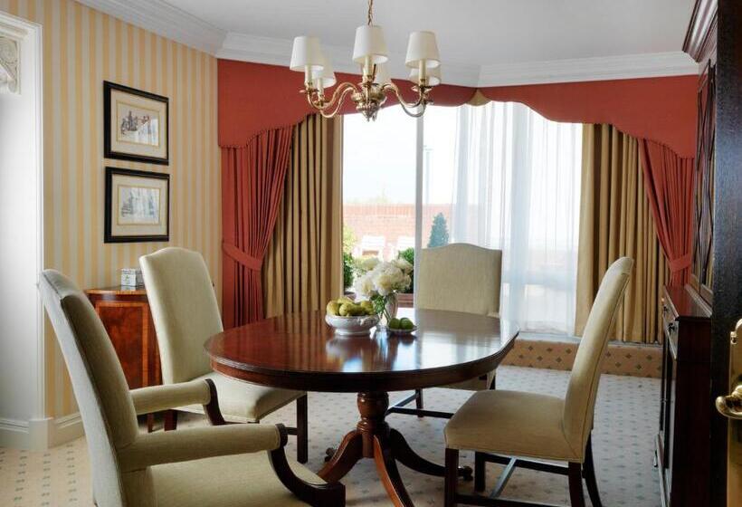 Cheval Thorney Court At Hyde Park