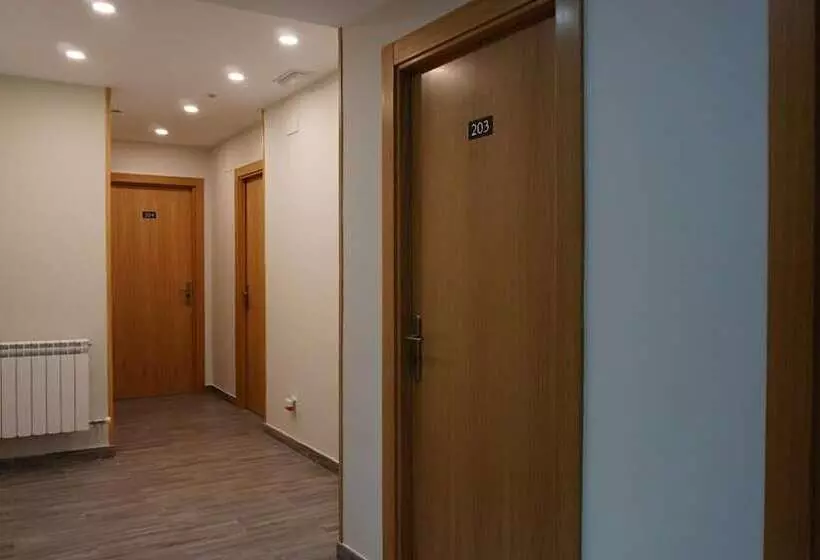 Hostelli Pension Calfred Ii