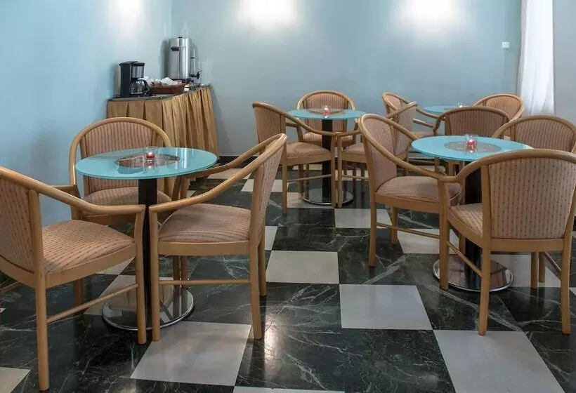 בית מלון כפרי Ares Athens