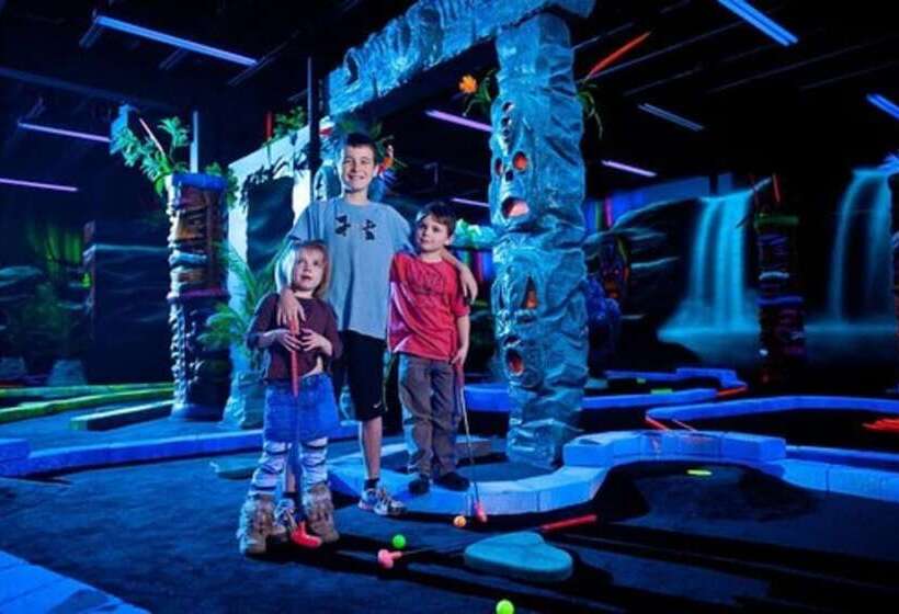 호텔 Big Splash Adventure Indoor Water Park & Resort