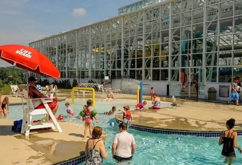 فندق Big Splash Adventure Indoor Water Park & Resort