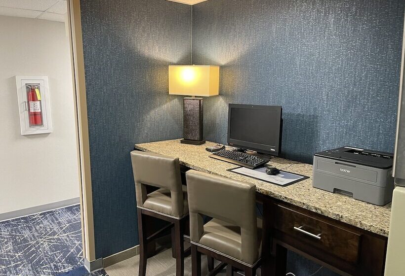 فندق Comfort Suites Salisbury I85