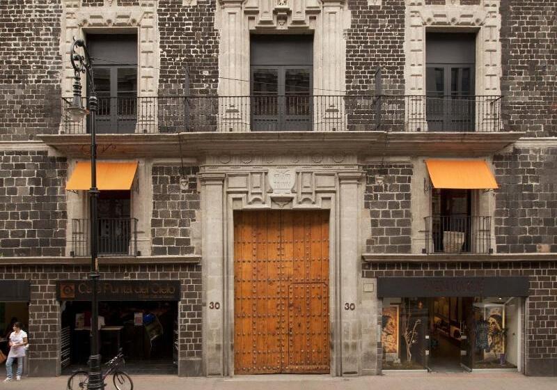 Отель Downtown Beds