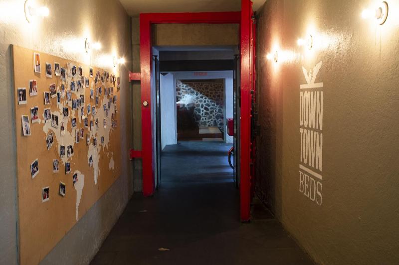 Отель Downtown Beds