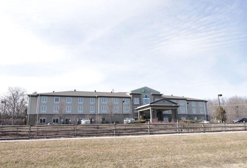 בית מלון כפרי Holiday Inn Express And Suites Montgomery, An Ihg