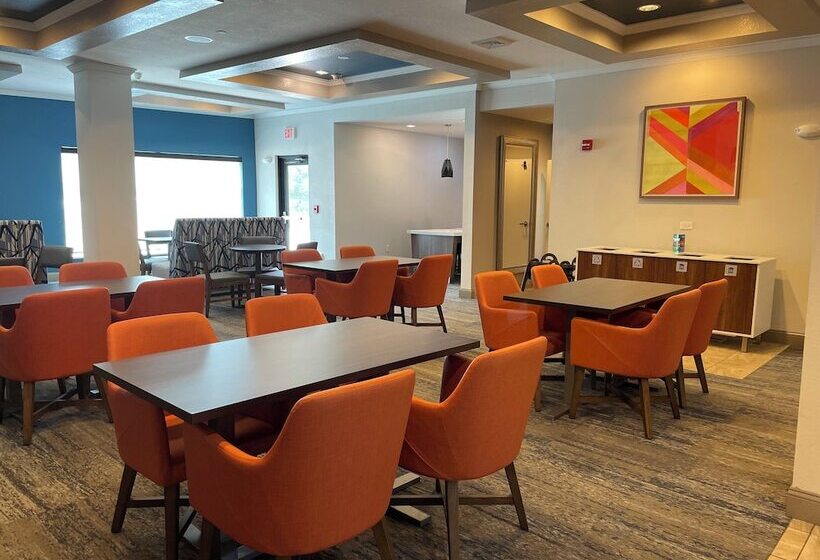 בית מלון כפרי Holiday Inn Express And Suites Montgomery, An Ihg