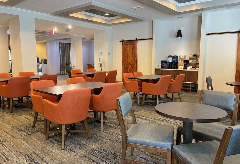 בית מלון כפרי Holiday Inn Express And Suites Montgomery, An Ihg