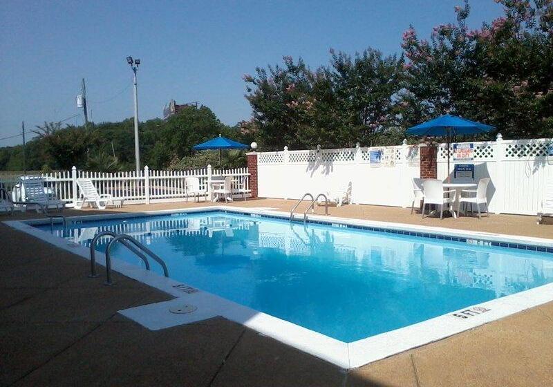 בית מלון כפרי Holiday Inn Express And Suites Montgomery, An Ihg