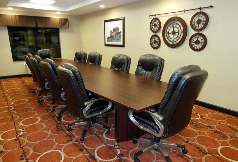 ホテル Holiday Inn Express & Suites Washington Meadow Lands, An Ihg