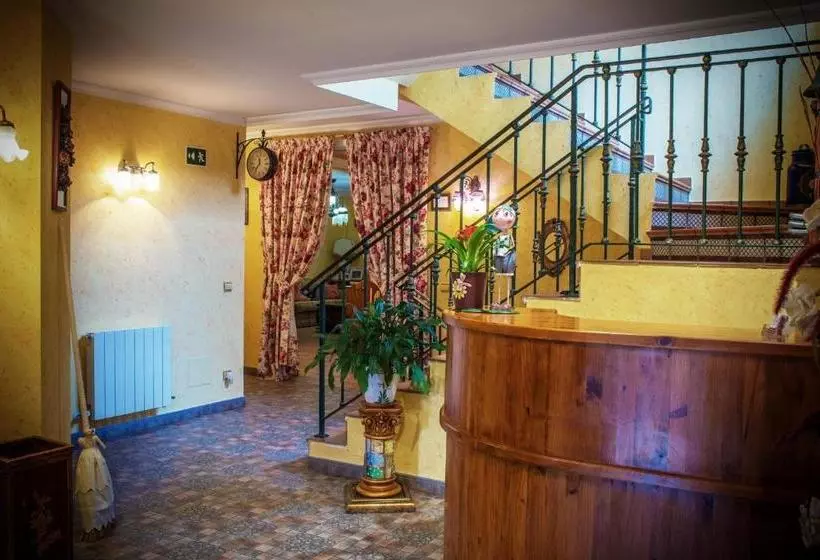 هتل Hosteria Los Laureles