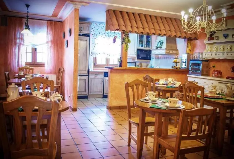 هتل Hosteria Los Laureles