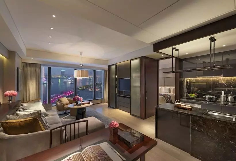 هتل Mandarin Oriental Pudong, Shanghai
