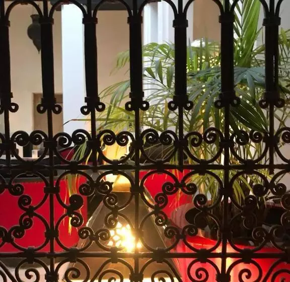 هتل Riad Dar Asam