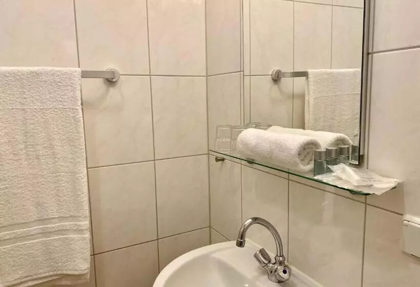 هتل Arena Rooms   Berlin Mitte