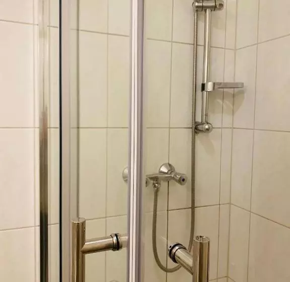 هتل Arena Rooms   Berlin Mitte