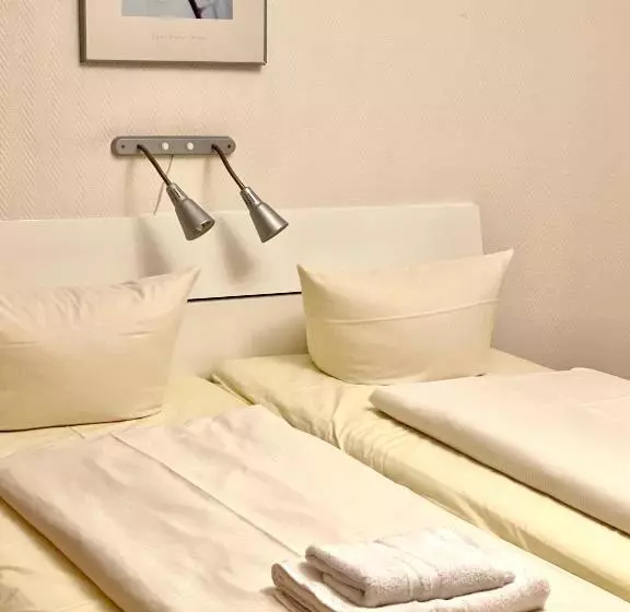 هتل Arena Rooms   Berlin Mitte