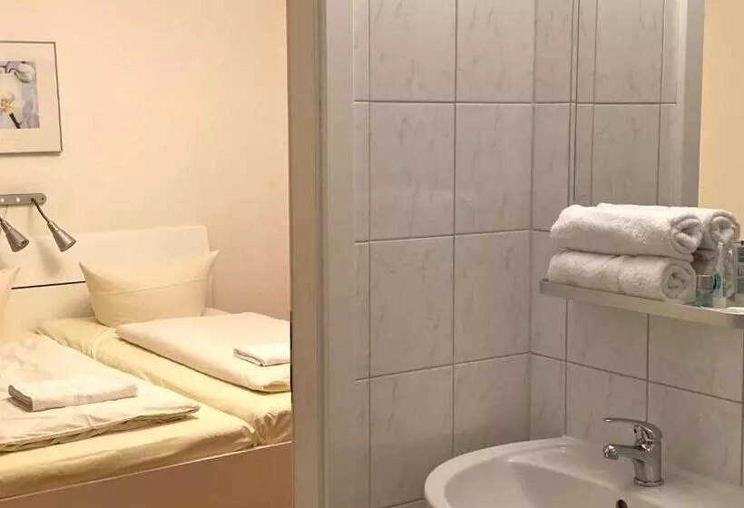 هتل Arena Rooms   Berlin Mitte