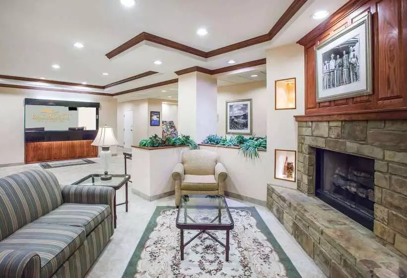 ホテル Baymont On The Lake By Wyndham Hot Springs